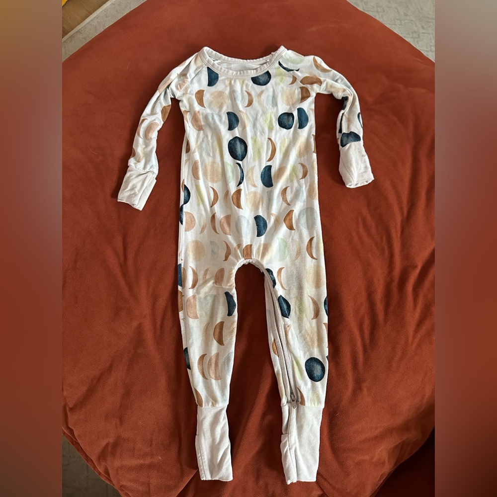 Little Sleepies Luna Neutral Zippy